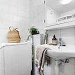 Charming Apartment, Walk To Everything In Bergen * Lii