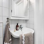 Charming Apartment, Walk To Everything In Bergen Lii