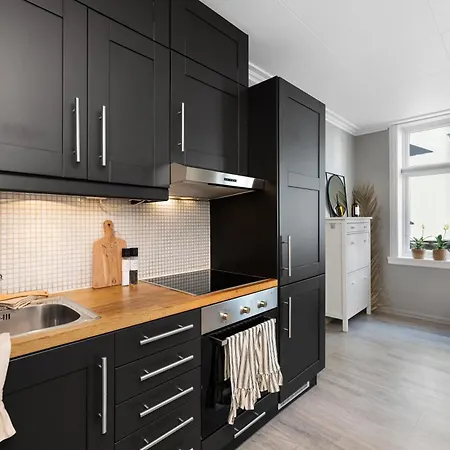 Charming Apartment, Walk To Everything In Bergen 아파트 Lii