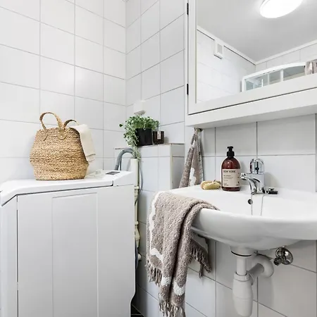 Charming Apartment, Walk To Everything In Bergen * Lii